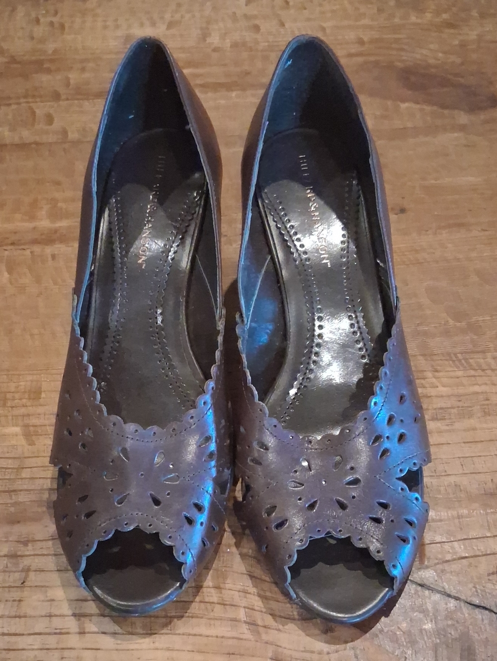 Hillard & Hanson Brown Peep-Toe Scalloped Laser-Cut Heels Size 10